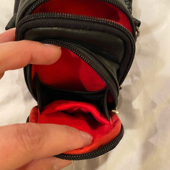 Kenneth Cole camera/crossover bag - Picture 4 of 5